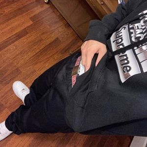 Meet your Posher, Wock